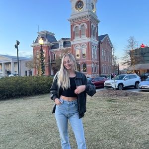 Meet your Posher, Megan